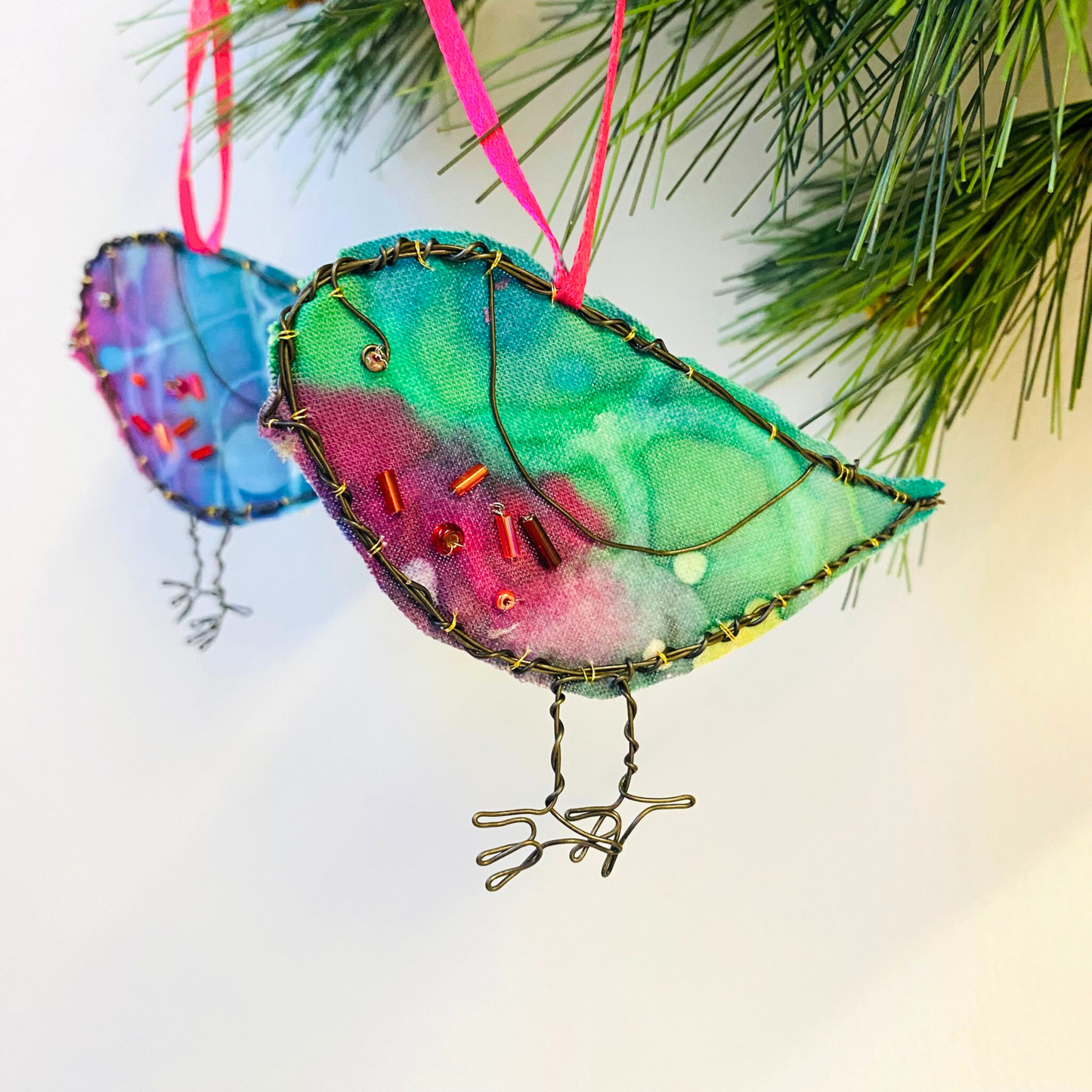 Wire & Batik Robin Decoration - Green