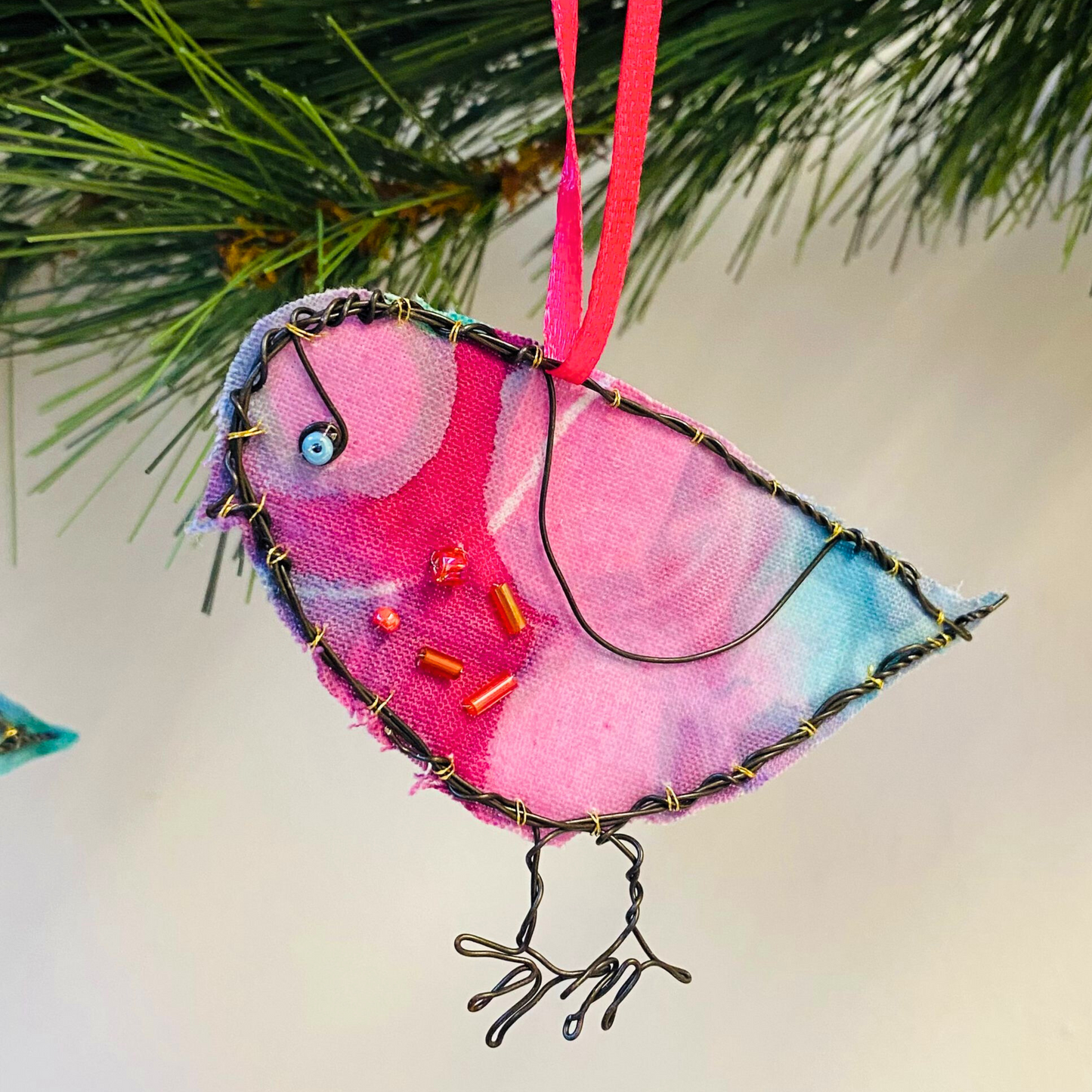 Wire & Batik Robin Decoration - Pink