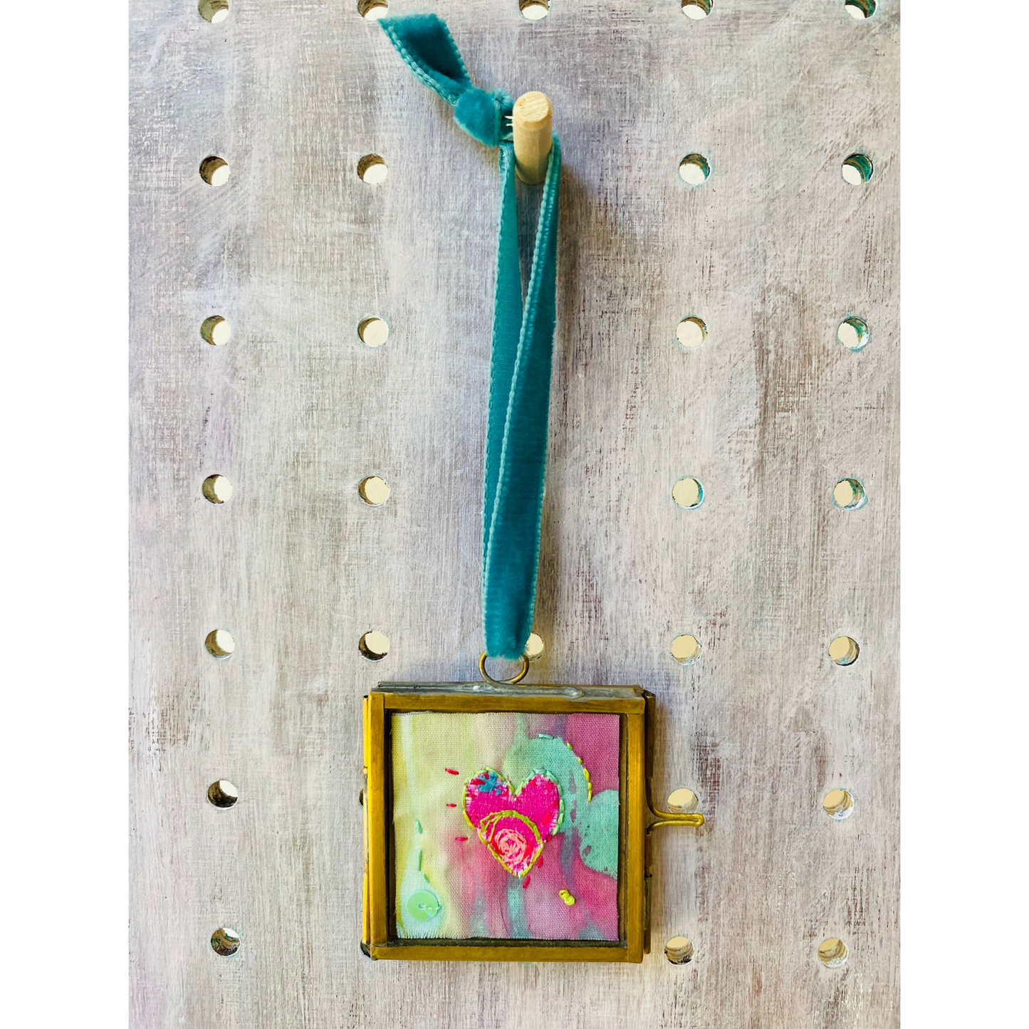 Hanging Heart Mini Frame - Pink Stitched Heart Multi Background