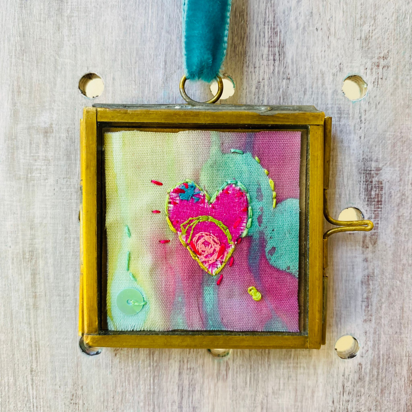 Hanging Heart Mini Frame - Pink Stitched Heart Multi Background