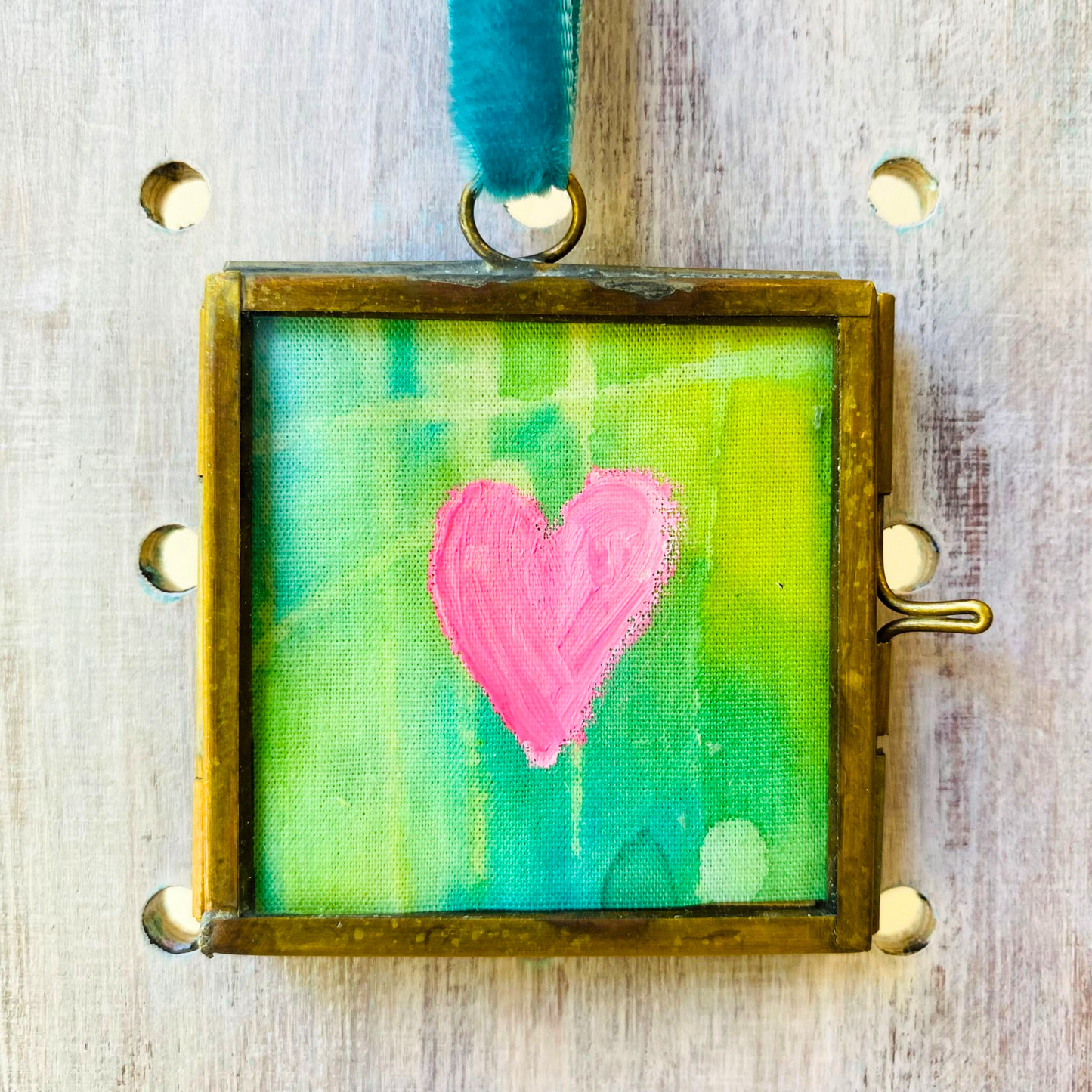 Hanging Heart Mini Frame - Pink Heart with Green