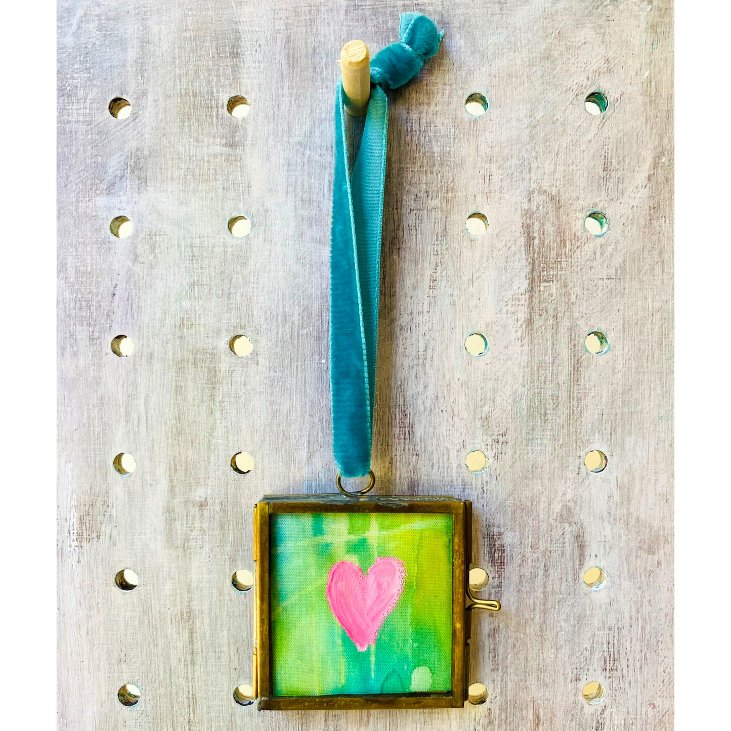 Hanging Heart Mini Frame - Pink Heart with Green