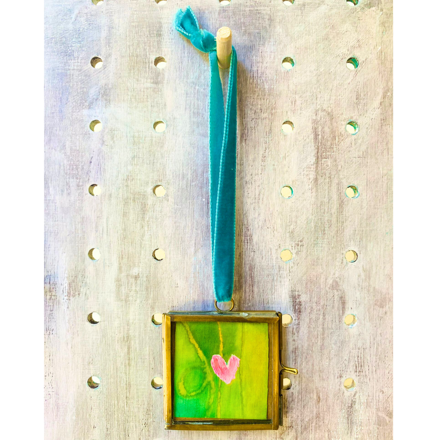 Hanging Heart Mini Frame - Pink Heart with Green